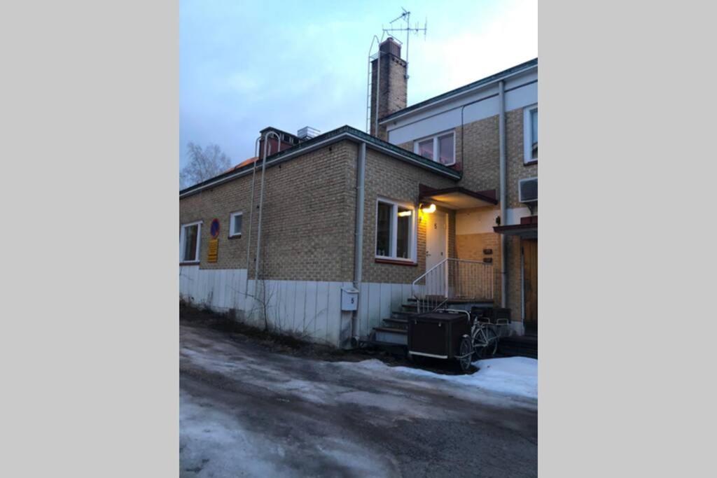 Yksioe 1 Km Jokirannasta Foeriltae/ 2 Km Torilta Turku Exterior foto